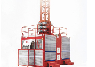 運(yùn)行變頻施工電梯時(shí)需注意的相關(guān)事項(xiàng)